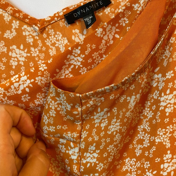 Old navy spaghetti strap top with cute buttons - Picture 4 of 4